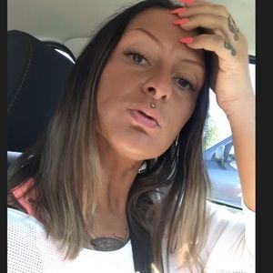 Meet your Posher, Lorrie